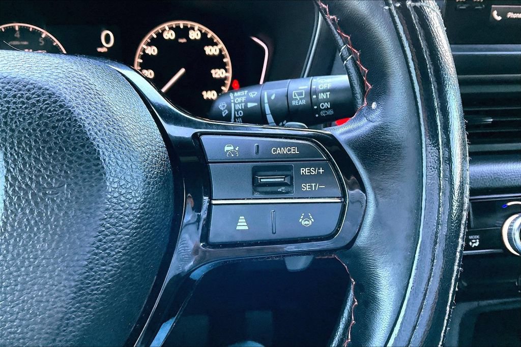 Used 2025 Honda Pilot TrailSport image 11