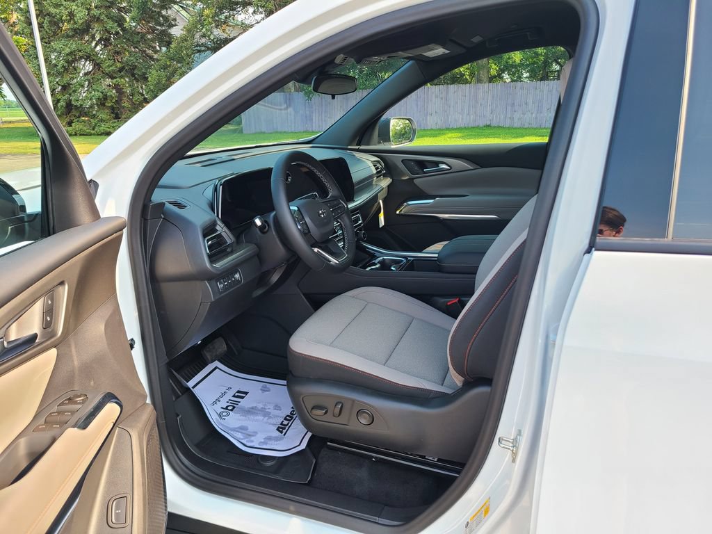New 2026 Chevrolet Traverse LT w/ Midnight/Sport Edition AWD/4WD image 22