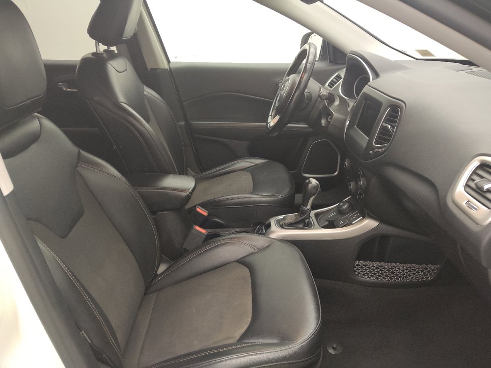 Used 2020 Jeep Compass Latitude AWD/4WD image 21