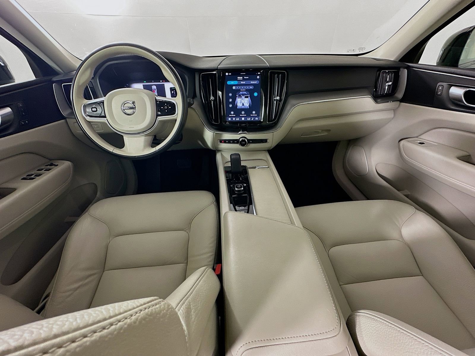 Used 2024 Volvo XC60 T8 Core w/ Climate Package AWD/4WD image 13