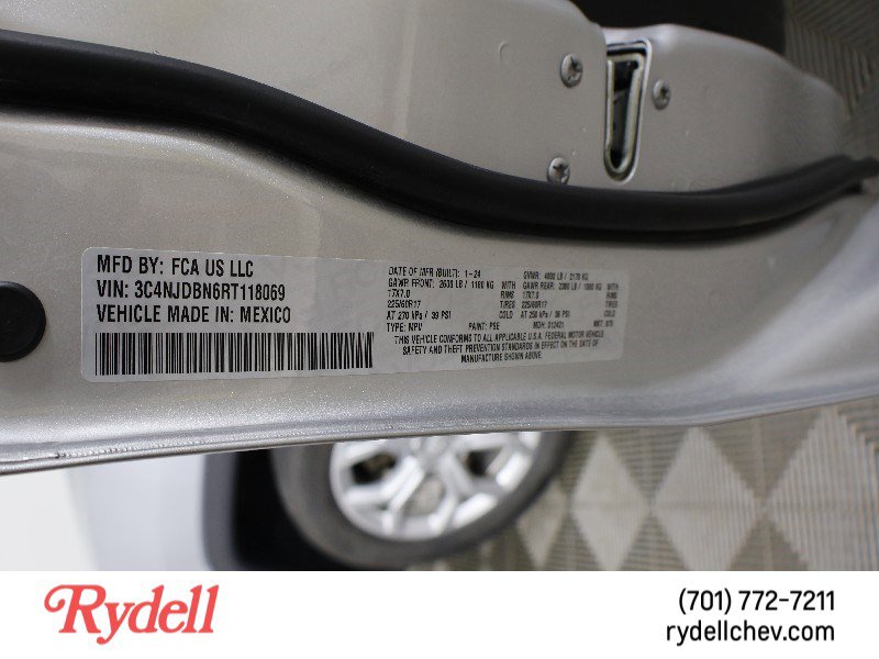 Used 2024 Jeep Compass Latitude image 26