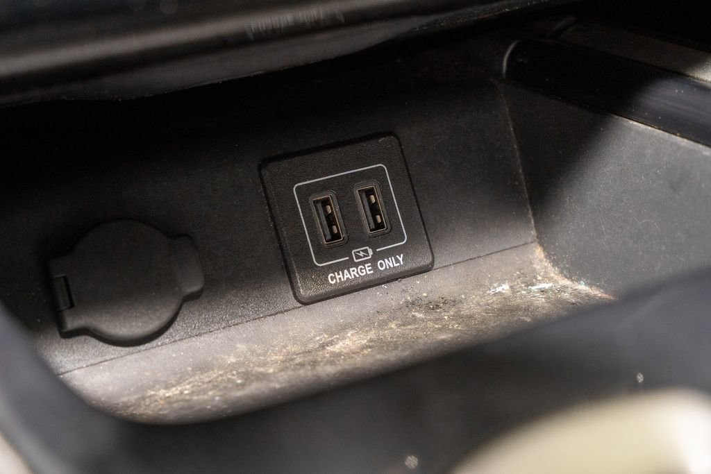 Used 2018 Nissan Pathfinder SV image 16