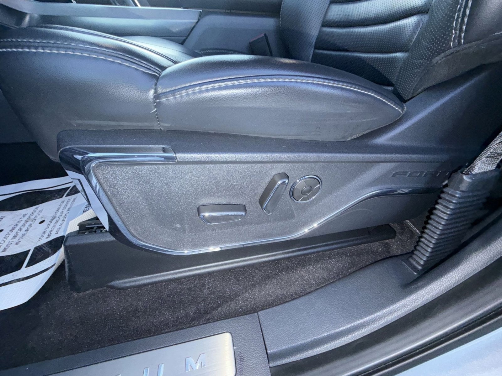 Used 2022 Ford F150 Platinum image 14