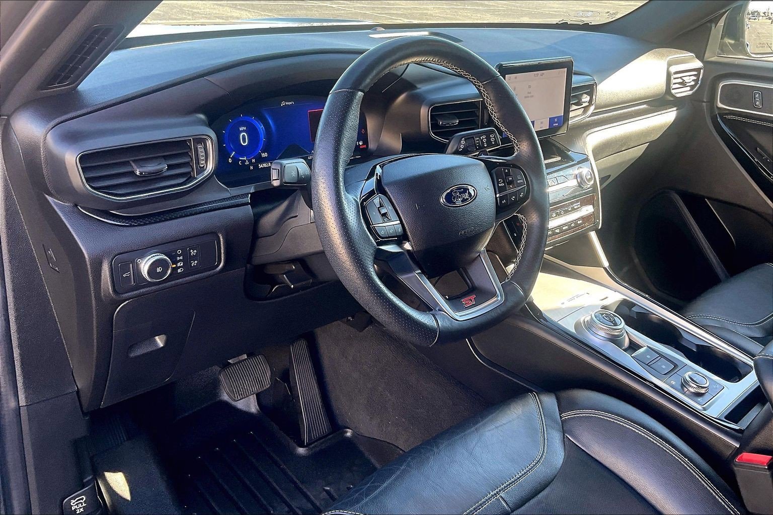 Used 2022 Ford Explorer ST w/ ST Street Pack image 15