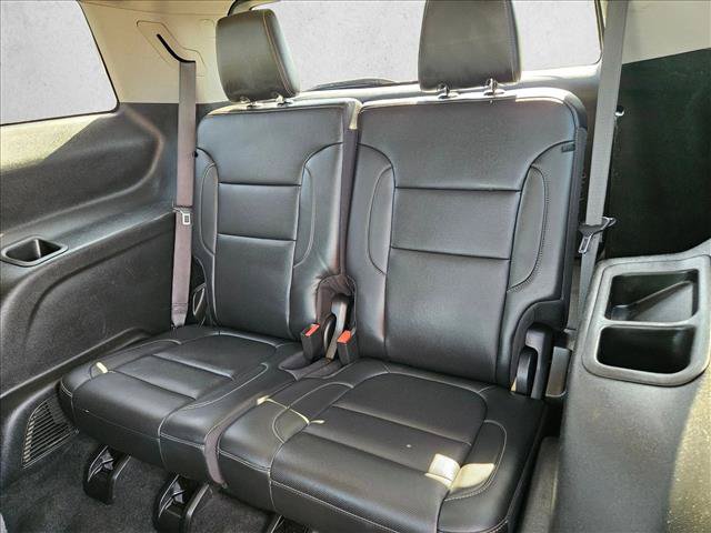 Used 2023 GMC Acadia SLT AWD/4WD image 19