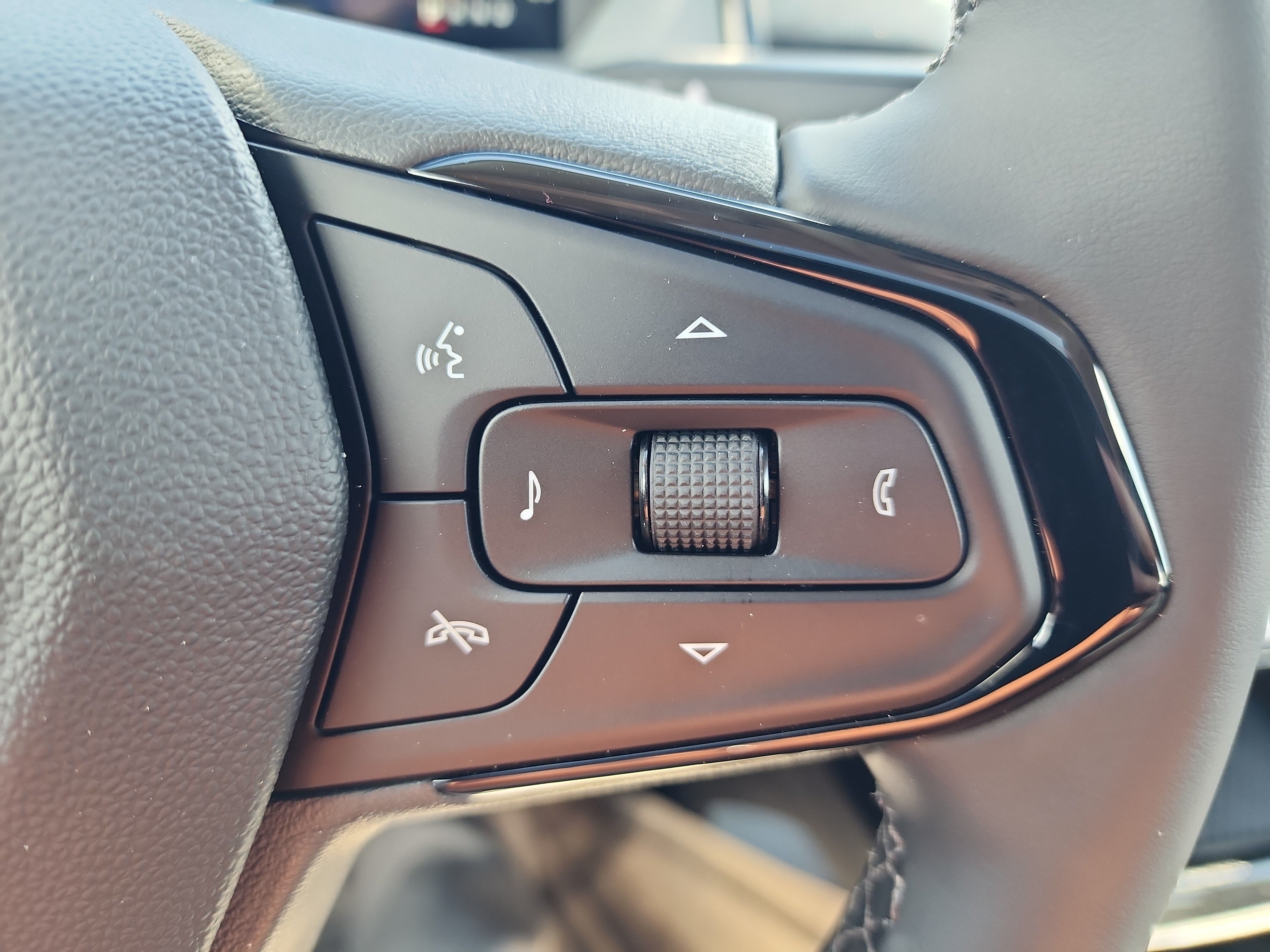 New 2027 Chevrolet Bolt RS w/ Technology Package FWD image 18
