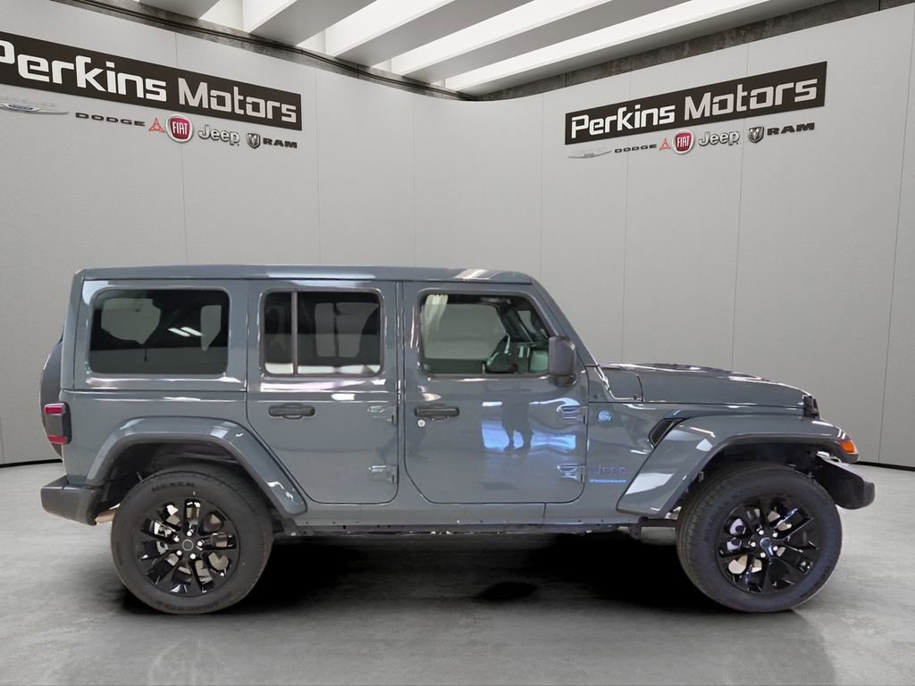 Used 2025 Jeep Wrangler Unlimited Sahara w/ Safety Group image 6