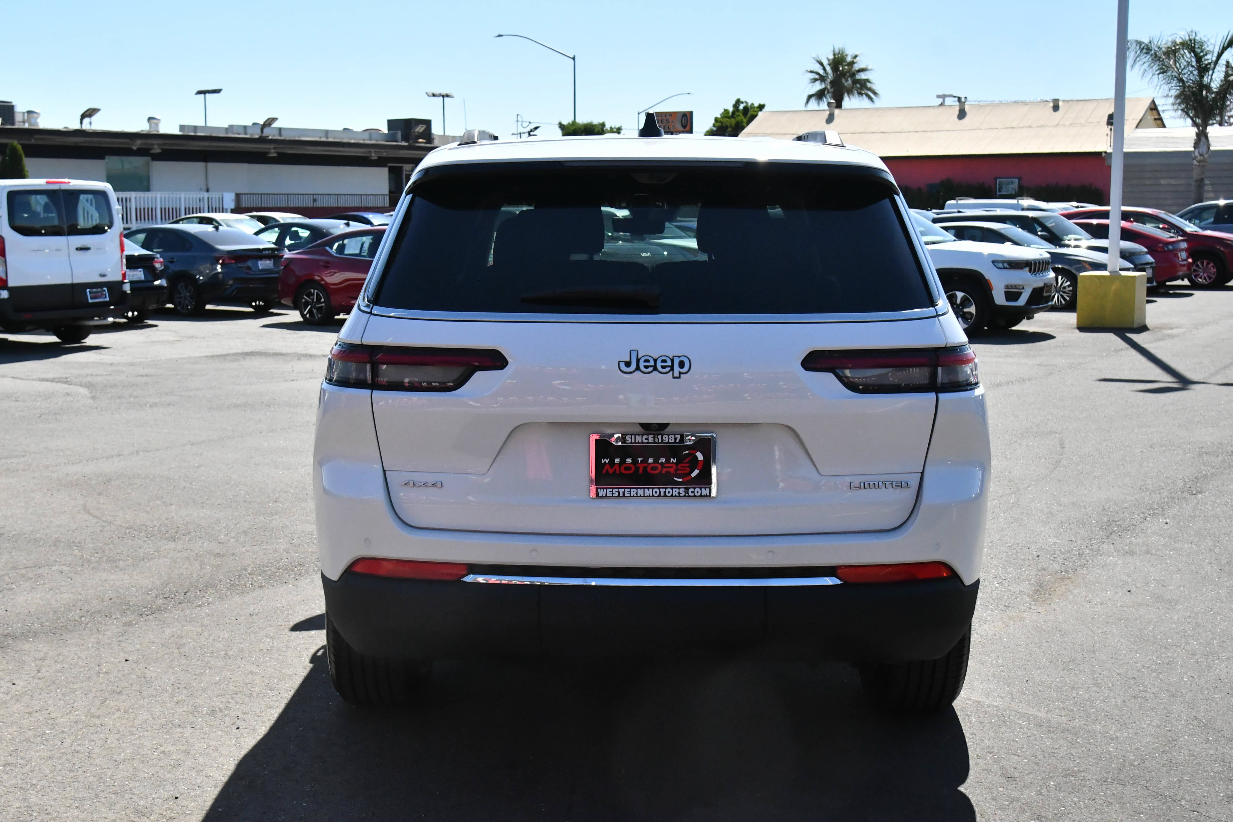 Used 2024 Jeep Grand Cherokee L Limited w/ Luxury Tech Group II AWD/4WD image 7