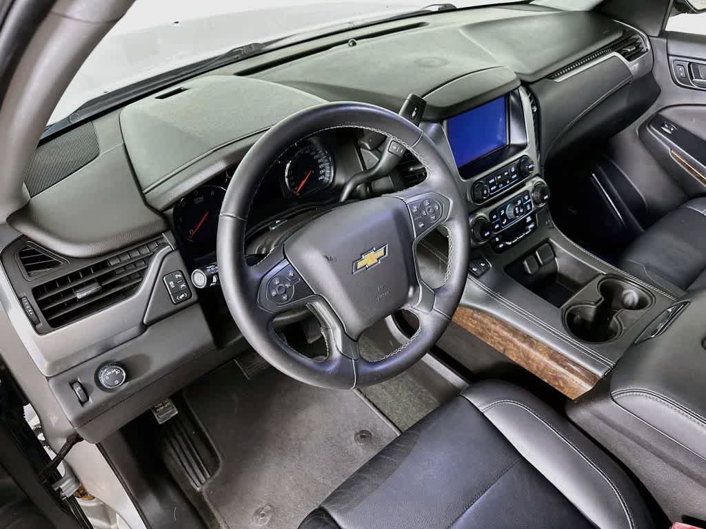 Used 2018 Chevrolet Suburban LT RWD image 2