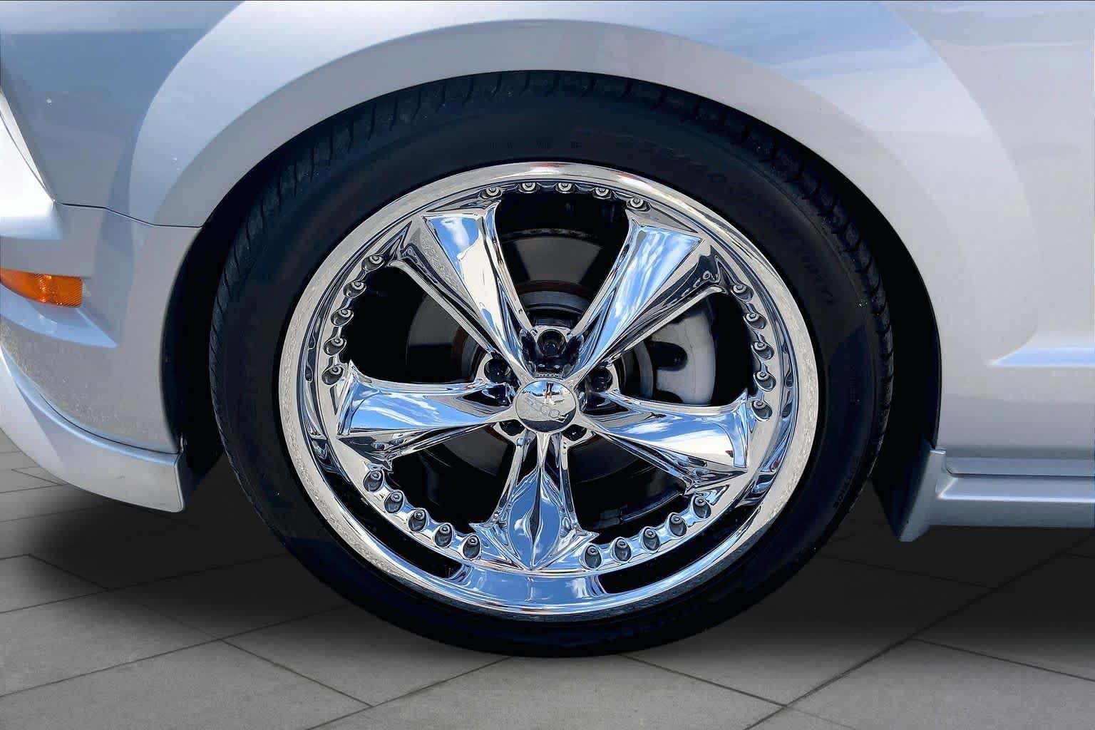 Used 2006 Ford Mustang GT Premium RWD image 10