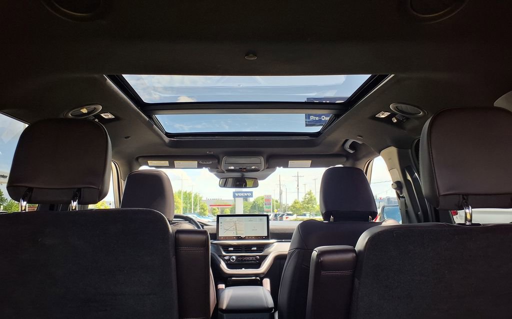 Used 2025 Ford Explorer Platinum w/ LUX Leather Package image 22