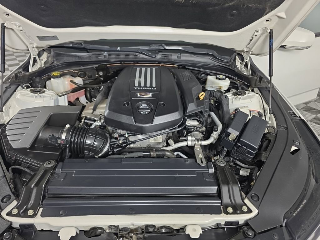 Used 2021 Cadillac CT4 V w/ Technology Package RWD image 9