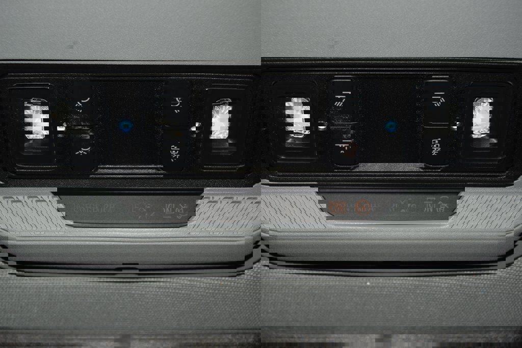 Used 2024 Ford F550 4x4 Crew Cab Super Duty w/ XLT Value Package image 38