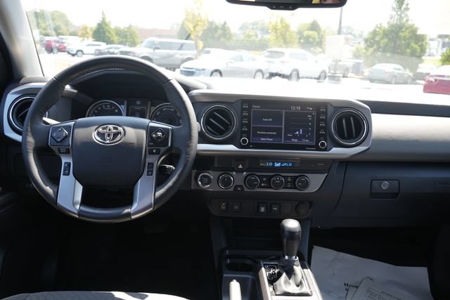 Used 2023 Toyota Tacoma SR5 w/ Technology Package AWD/4WD image 17