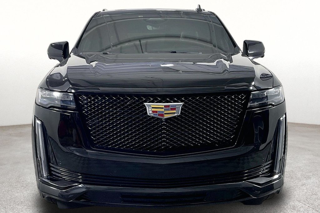 Used 2022 Cadillac Escalade Sport w/ Touring Package AWD/4WD image 4