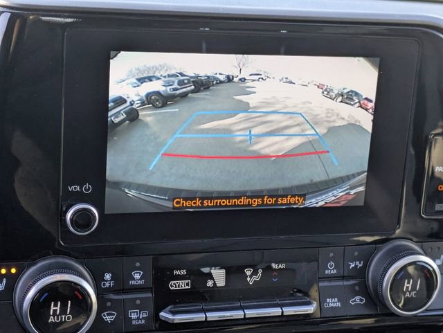 Used 2023 Toyota Highlander XLE image 17