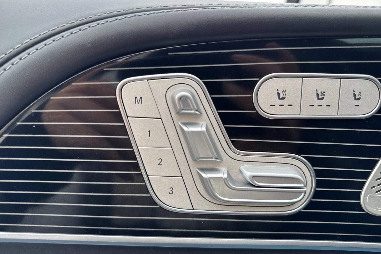 Certified 2023 Mercedes-Benz Maybach GLS 600 4MATIC image 23