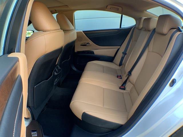 Certified 2025 Lexus ES 300h w/ Premium Package FWD image 23
