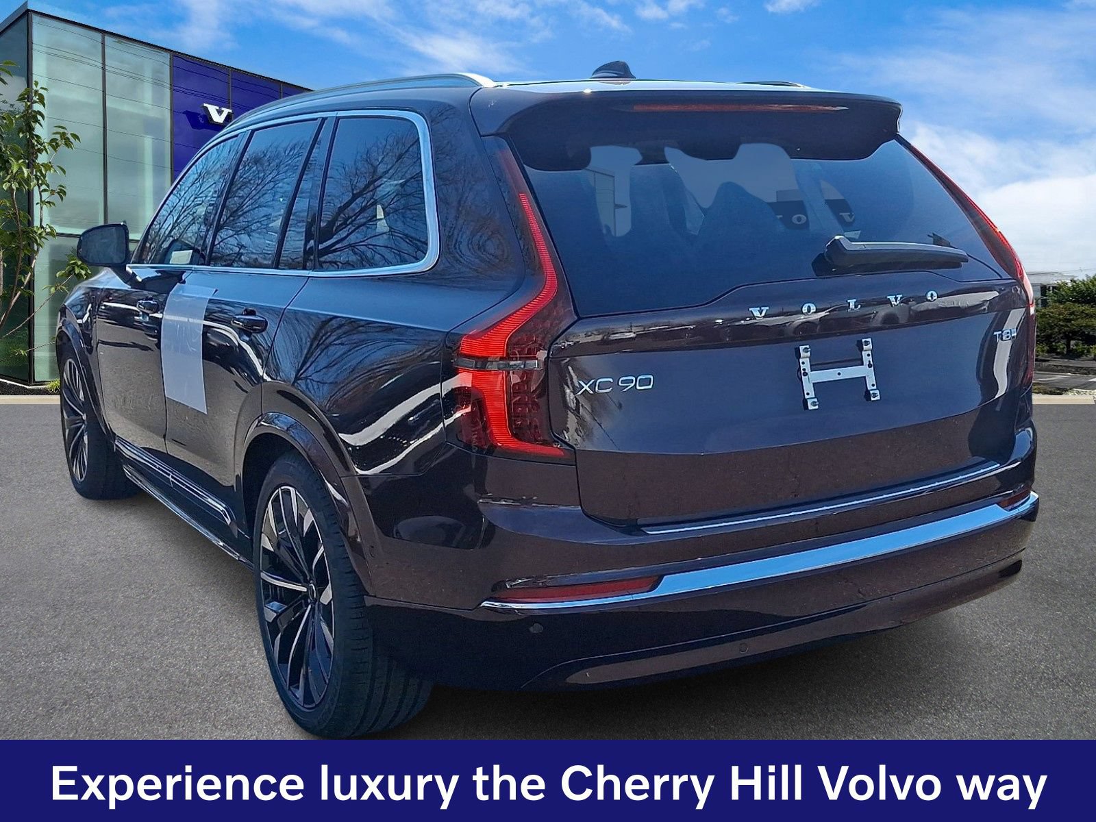 New 2026 Volvo XC90 T8 Ultra w/ Protection Package Premier AWD/4WD image 3