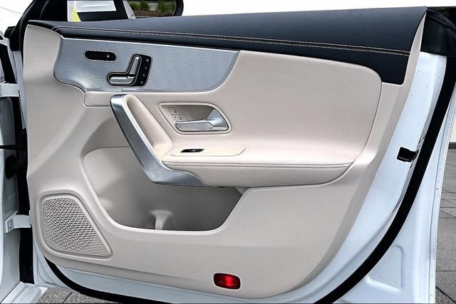 Certified 2020 Mercedes-Benz CLA 250 4MATIC image 31