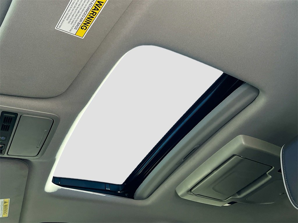 Used 2023 Honda Odyssey Elite image 23