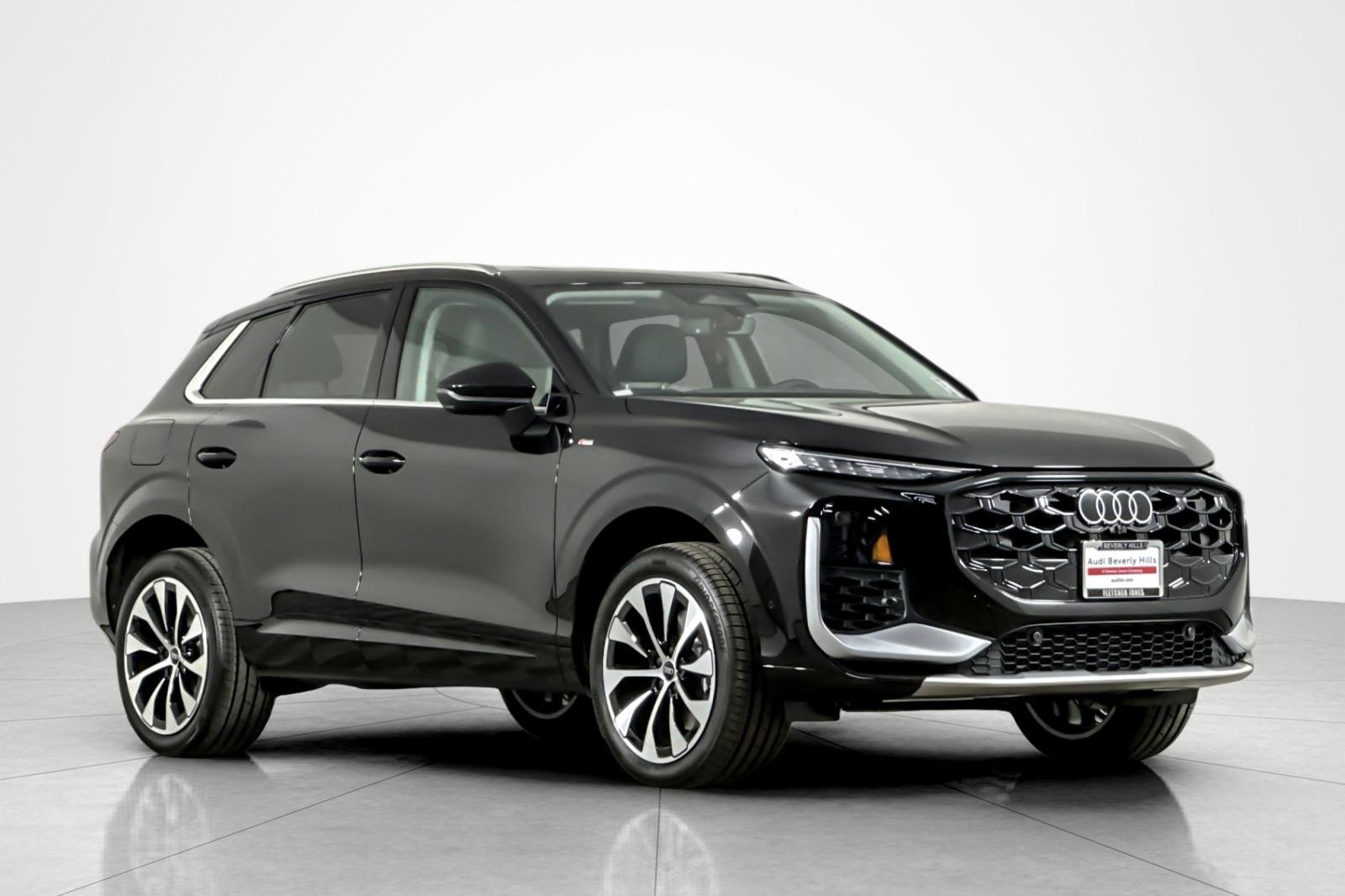 New 2026 Audi Q3 quattro 2.0T image 2