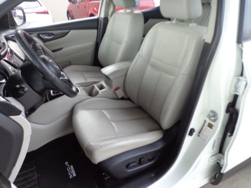 Used 2018 Nissan Rogue Sport SL image 12