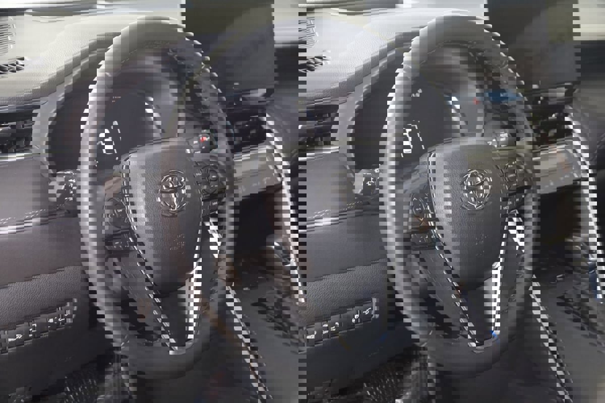 Used 2023 Toyota Venza Limited image 6