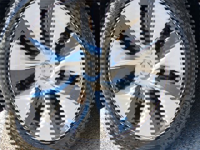 Used 2021 Tesla Model Y Long Range image 7