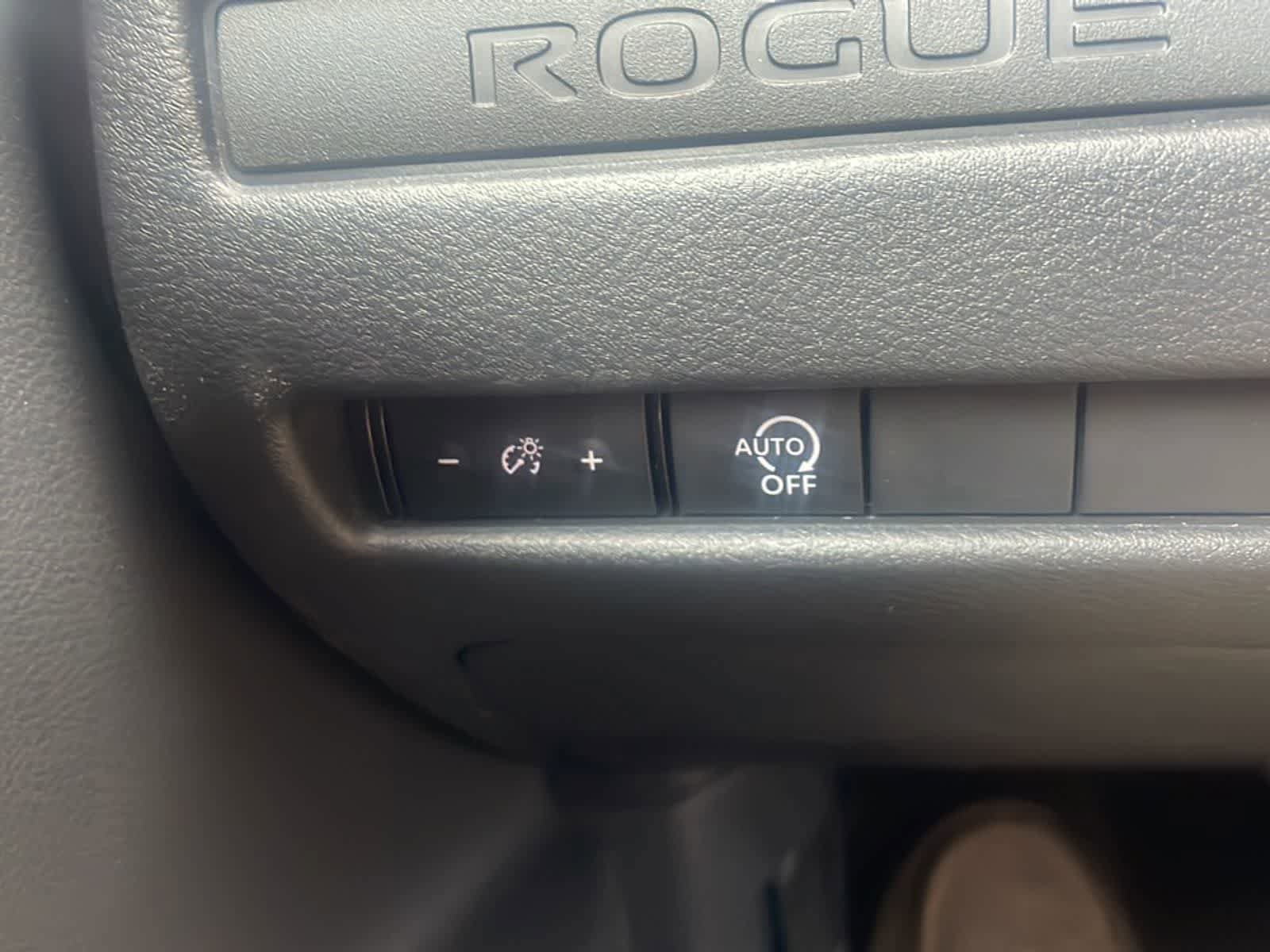 Used 2024 Nissan Rogue S AWD/4WD image 21