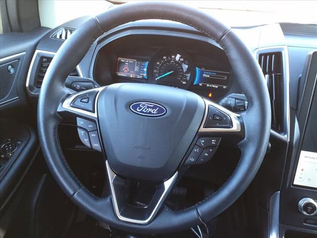 Used 2024 Ford Edge Titanium AWD/4WD image 16