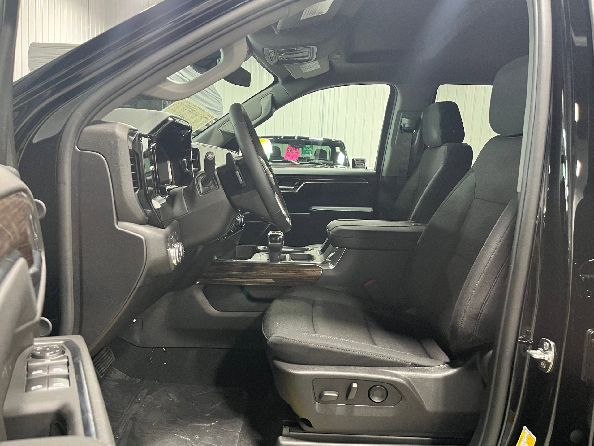 New 2026 GMC Sierra 1500 Elevation image 13