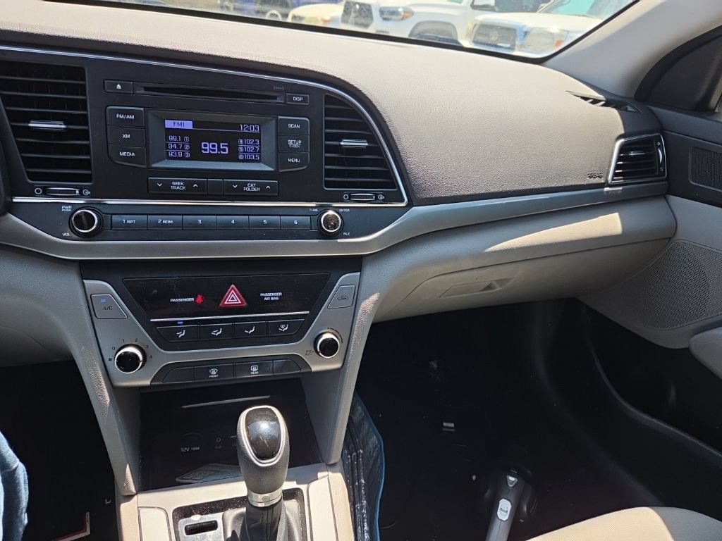 Used 2017 Hyundai Elantra SE FWD image 13
