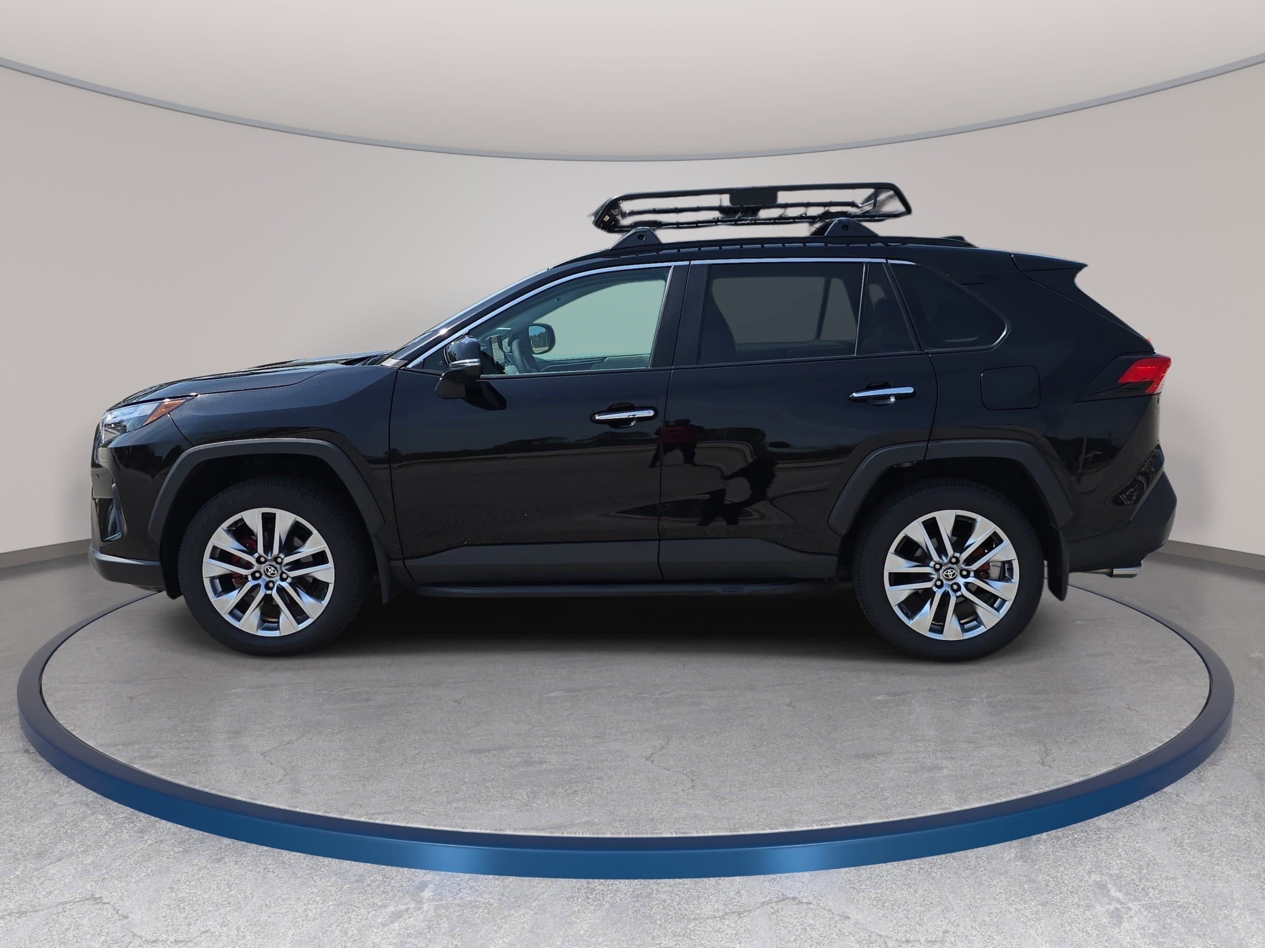 Used 2025 Toyota RAV4 Limited image 8