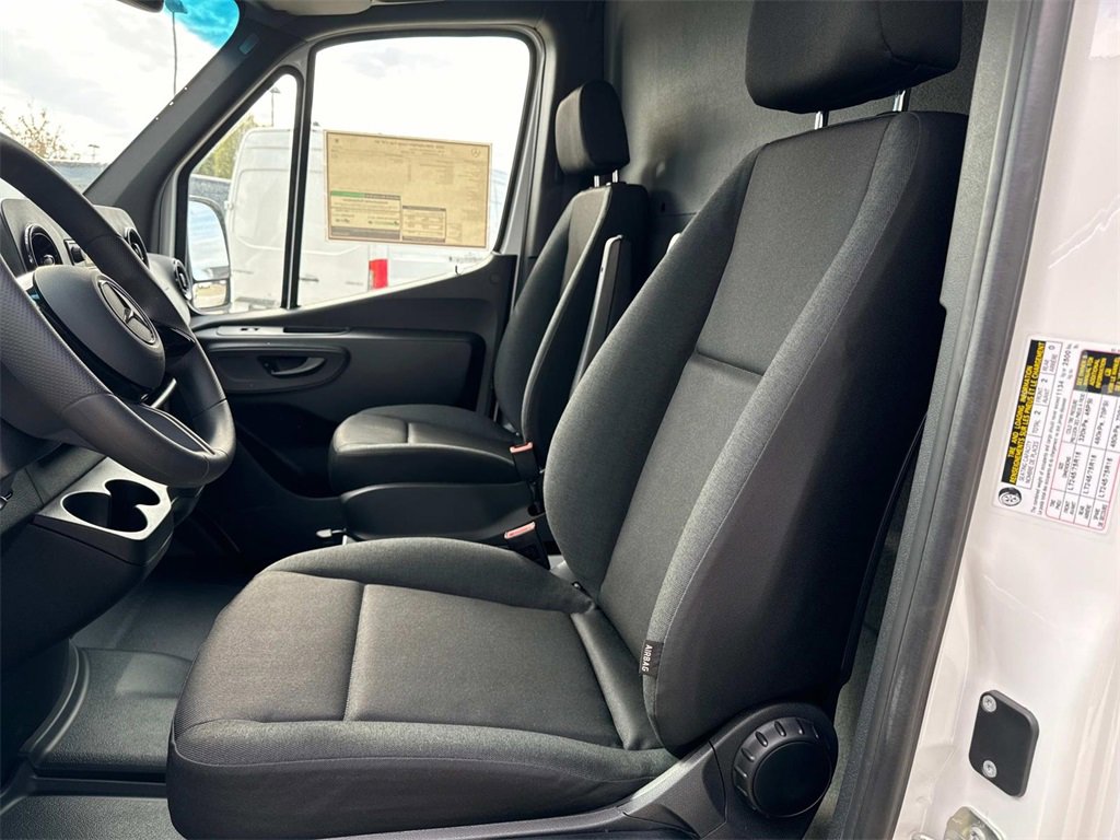 New 2024 Mercedes-Benz eSprinter 170 Cargo image 18