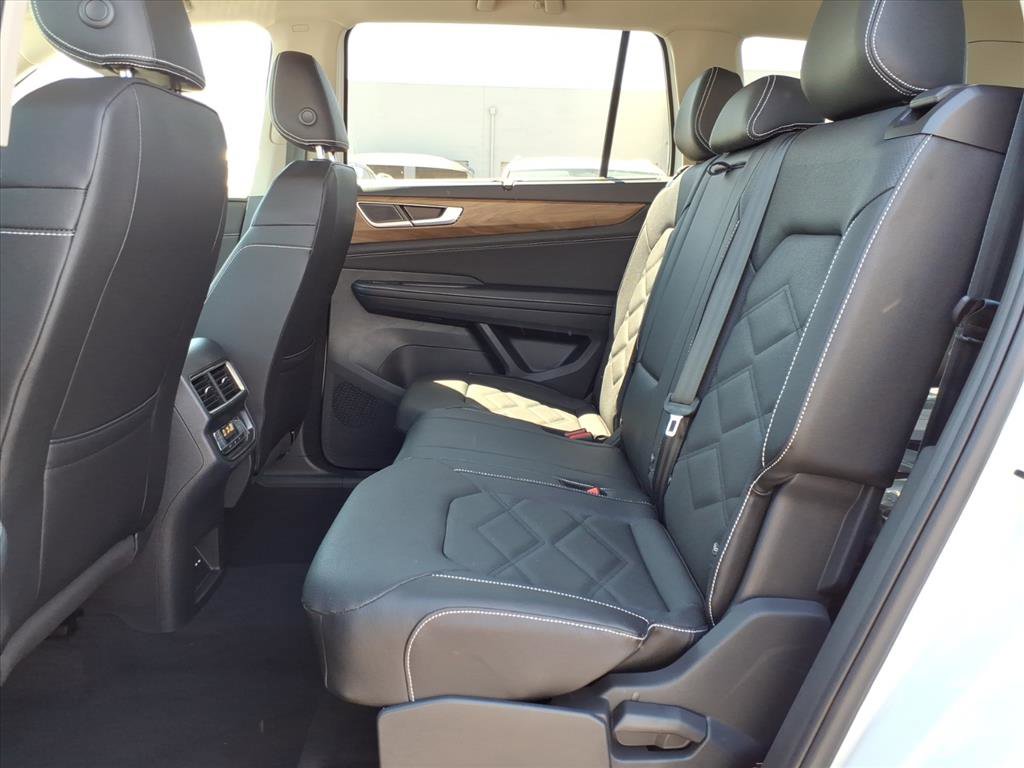 New 2026 Volkswagen Atlas SE image 13