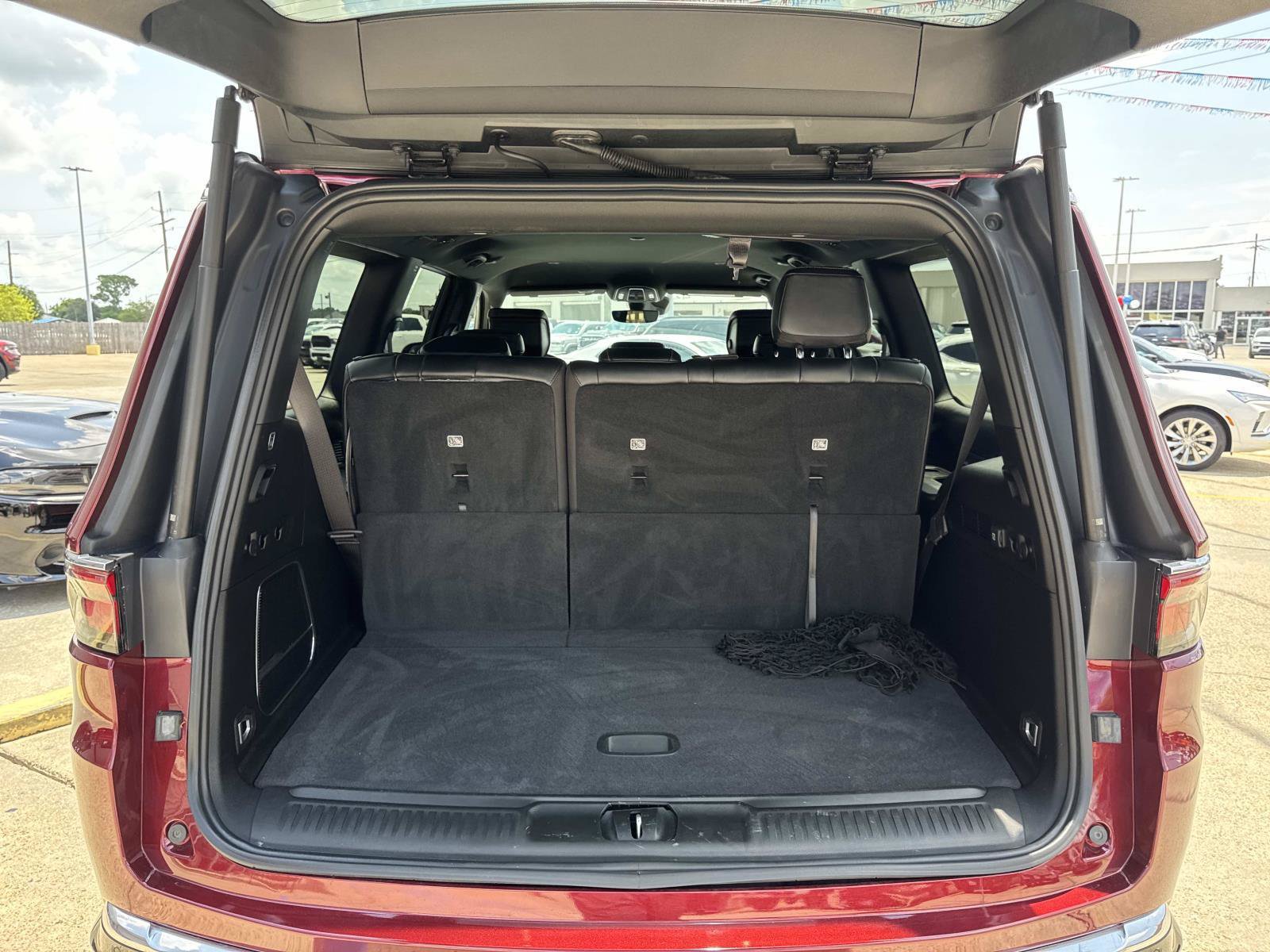 Used 2022 Jeep Wagoneer Series II RWD image 8