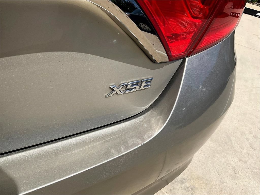 Used 2015 Toyota Camry XSE FWD image 23
