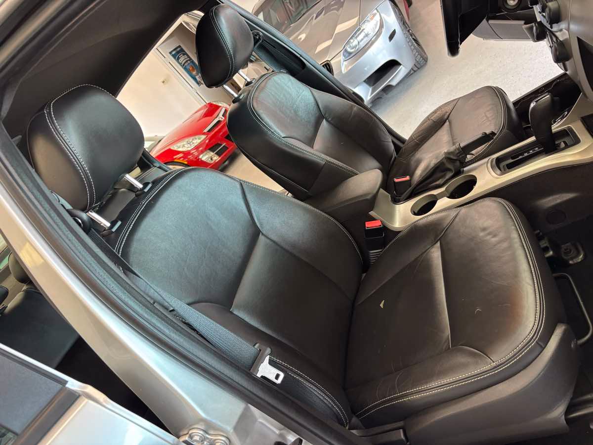Used 2010 Ford Focus SEL FWD image 20