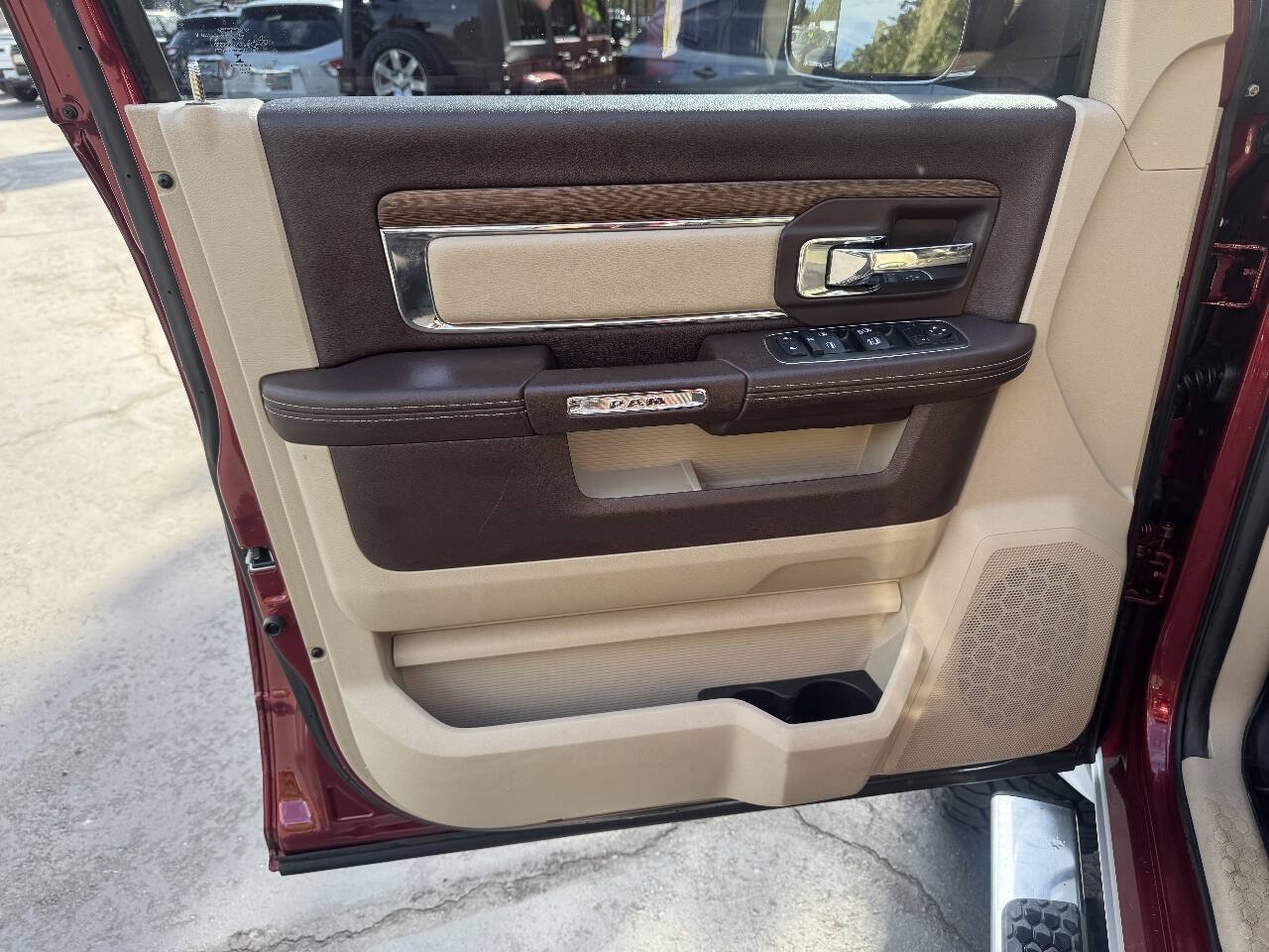 Used 2014 RAM 2500 Laramie w/ Cold Weather Group AWD/4WD image 14