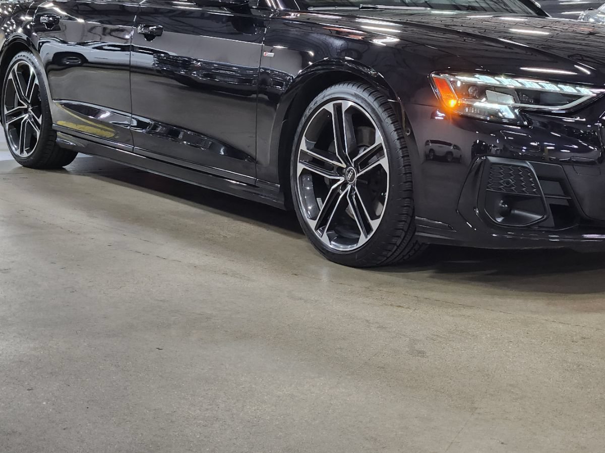 Used 2025 Audi A8 L 3.0T AWD/4WD image 14