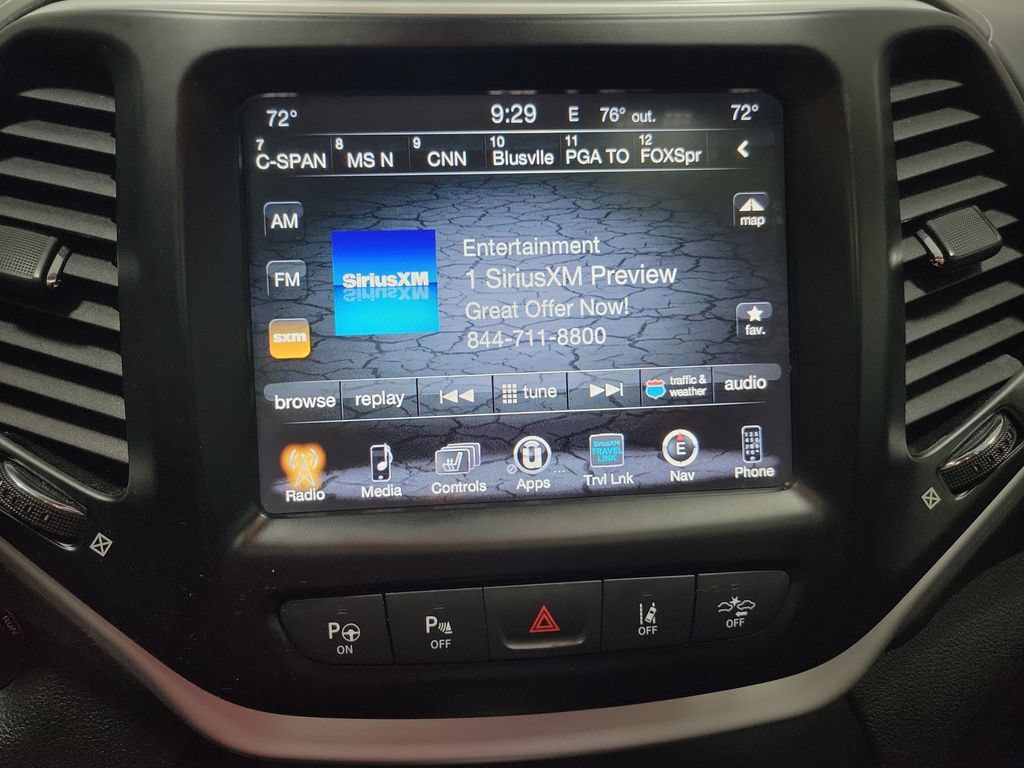 Certified 2018 Jeep Cherokee Overland w/ Technology Group AWD/4WD image 40