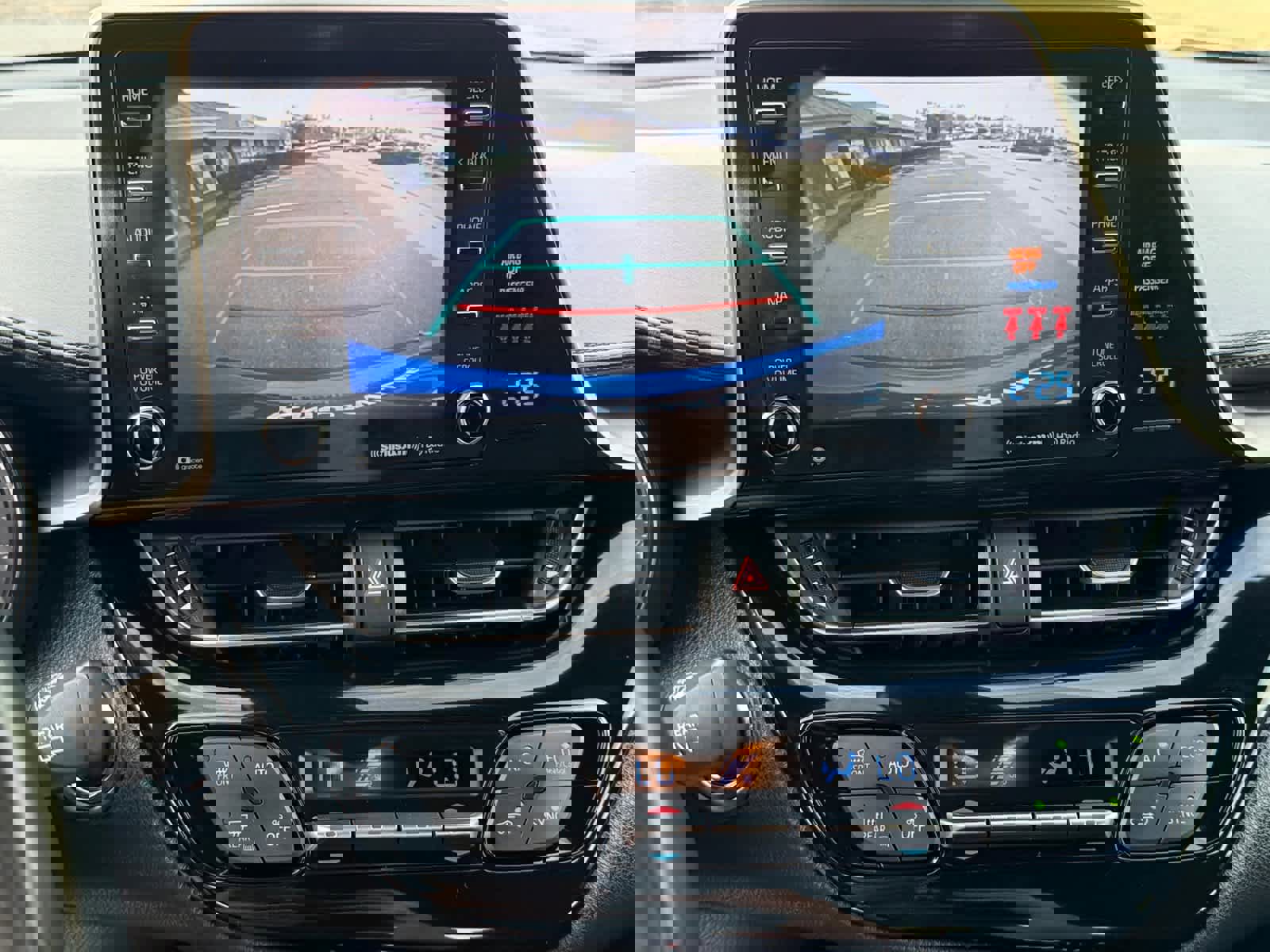 Used 2019 Toyota C-HR XLE image 22