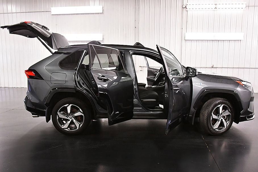 Used 2023 Toyota RAV4 SE w/ Weather & Moonroof Package image 31
