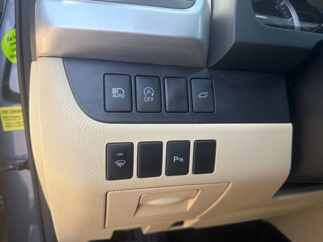 Used 2017 Toyota Highlander Limited FWD image 28