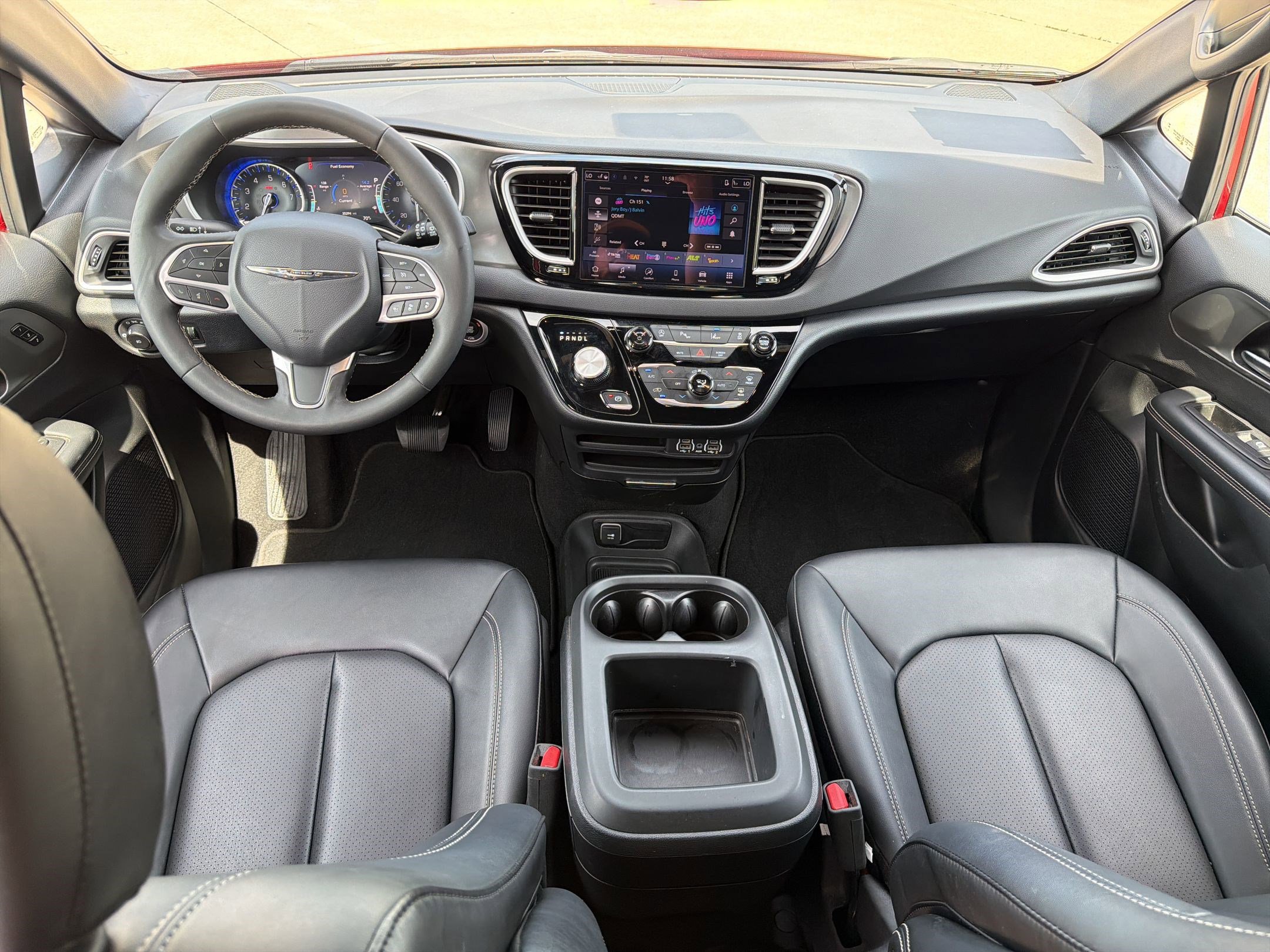 Certified 2025 Chrysler Pacifica Select image 16