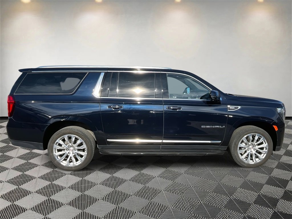 Used 2024 GMC Yukon XL Denali image 2