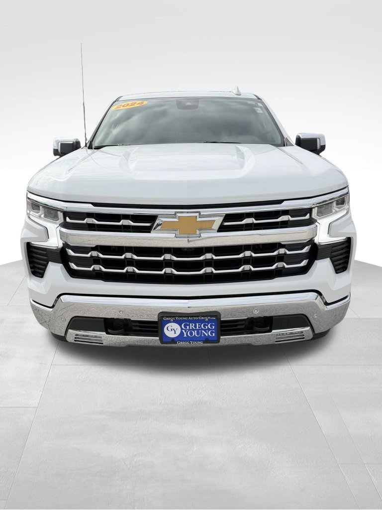 Used 2024 Chevrolet Silverado 1500 LTZ AWD/4WD image 5