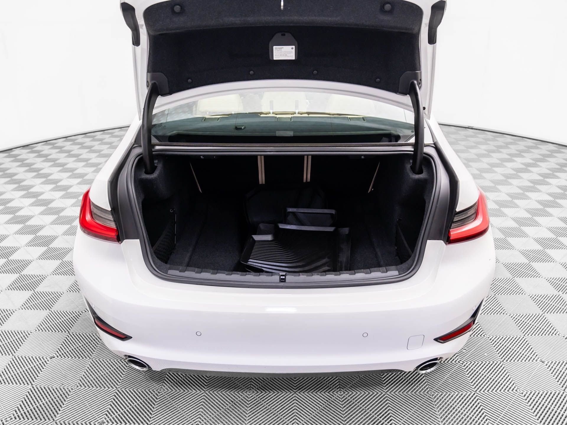 Used 2019 BMW 330i xDrive Sedan w/ Convenience Package image 31