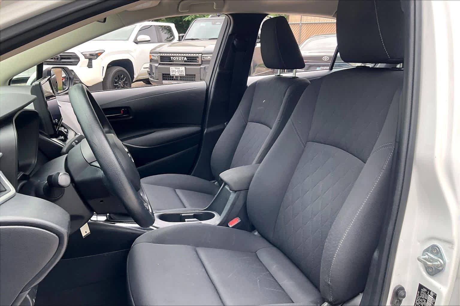 Used 2023 Toyota Corolla LE FWD image 8